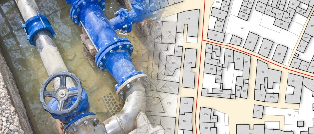 Bildmix mit Trinkwasserhauptleitungen und eines Plans mit Grundstücken und Leitungen